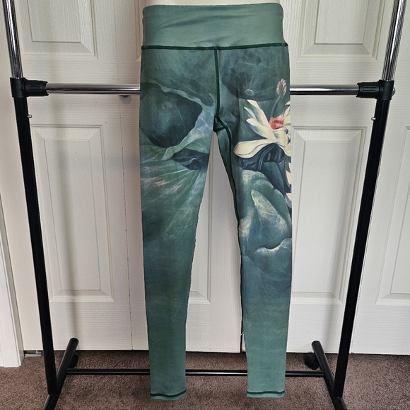 Flower Print Yoga Leggings - Picture 2 of 8